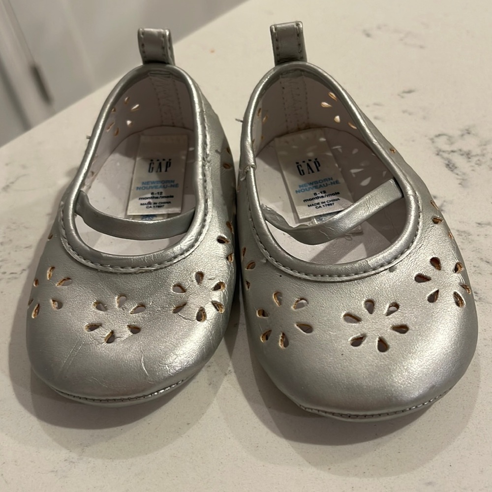 🛍3 for $30 sale🛍 Gap baby shoes
